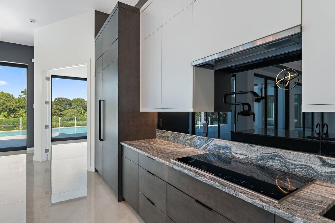 На продажу: $7,775,000 (4 спален, 4 ванн, 4753 Квадратных фут)