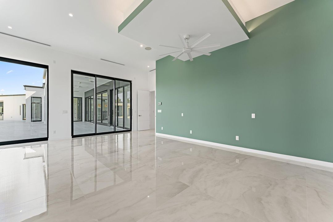 На продажу: $7,775,000 (4 спален, 4 ванн, 4753 Квадратных фут)