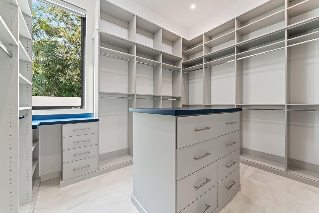 На продажу: $7,775,000 (4 спален, 4 ванн, 4753 Квадратных фут)