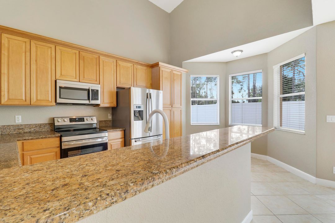 出租: $2,500 (5 贝兹, 2 浴室, 2229 平方英尺)