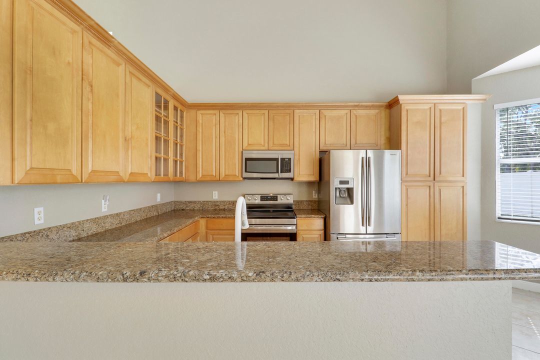 出租: $2,500 (5 贝兹, 2 浴室, 2229 平方英尺)