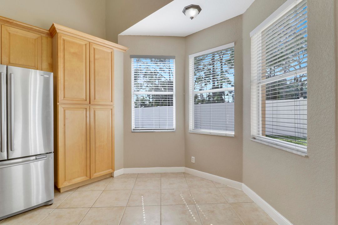 出租: $2,500 (5 贝兹, 2 浴室, 2229 平方英尺)