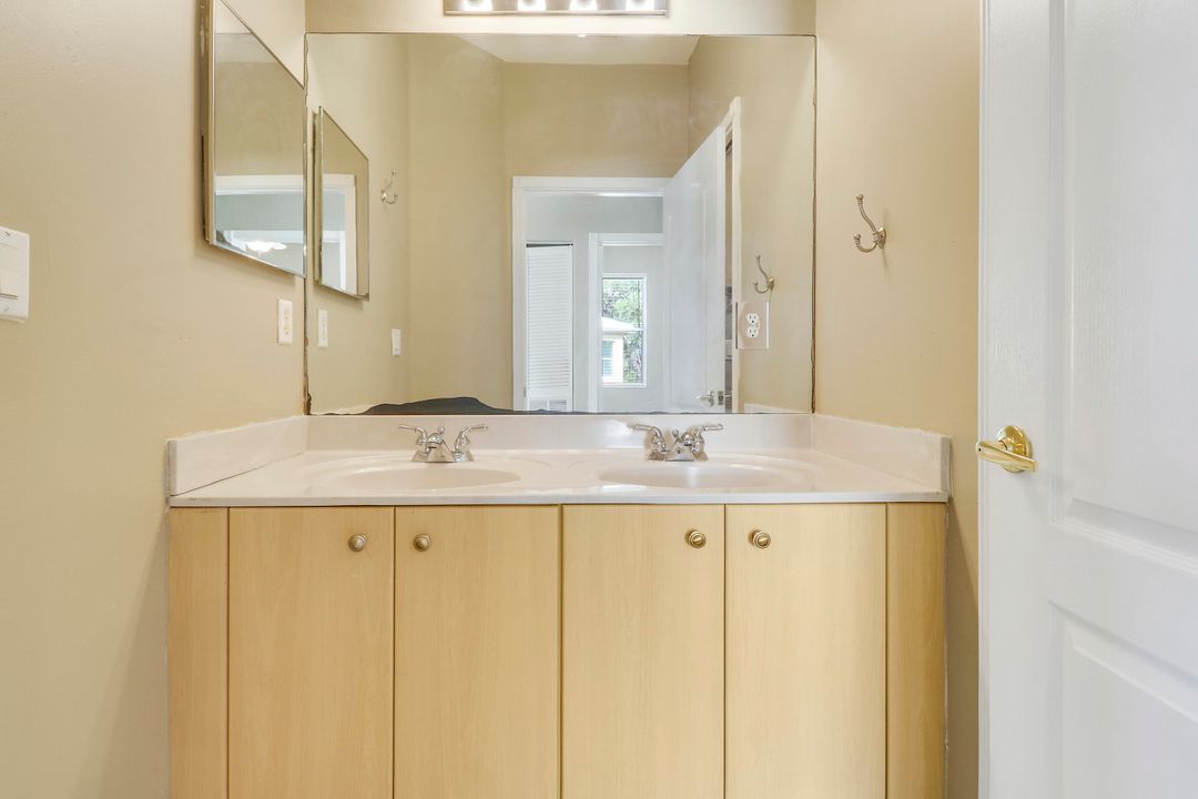 出租: $2,500 (5 贝兹, 2 浴室, 2229 平方英尺)