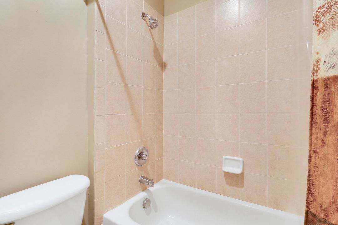 出租: $2,500 (5 贝兹, 2 浴室, 2229 平方英尺)