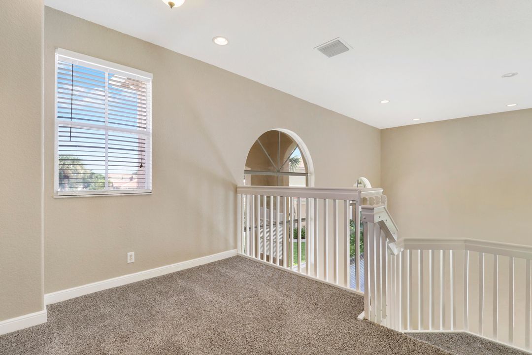 出租: $2,500 (5 贝兹, 2 浴室, 2229 平方英尺)