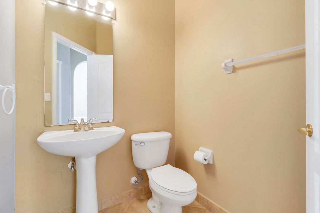 出租: $2,500 (5 贝兹, 2 浴室, 2229 平方英尺)