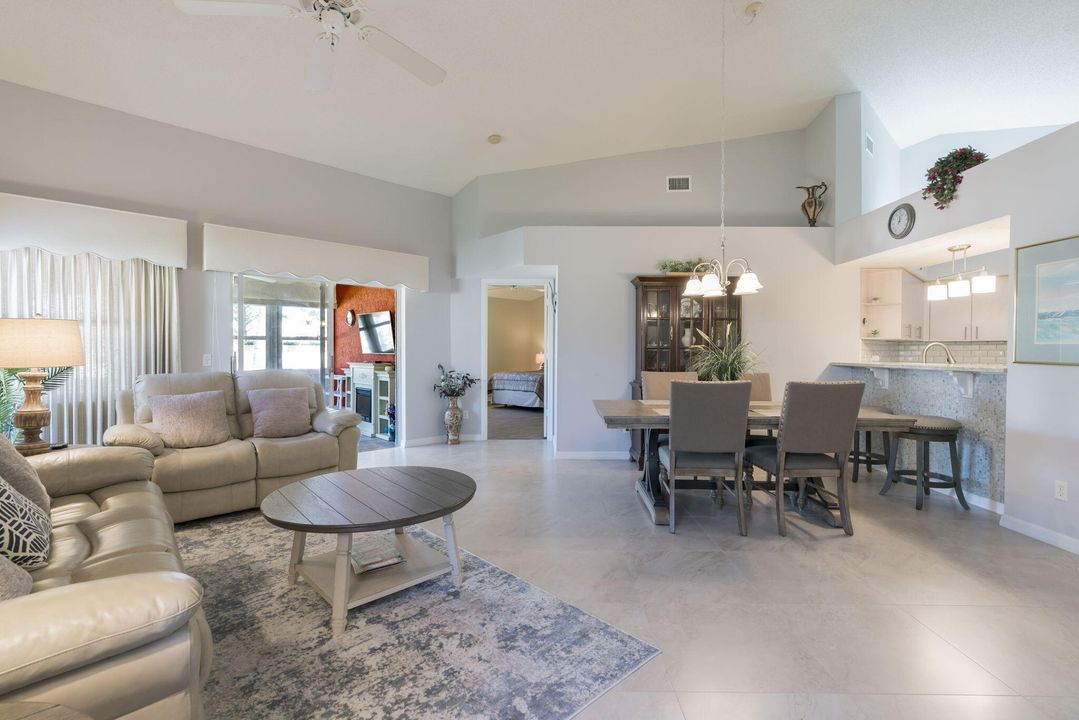 合同活跃: $315,000 (2 贝兹, 2 浴室, 1444 平方英尺)