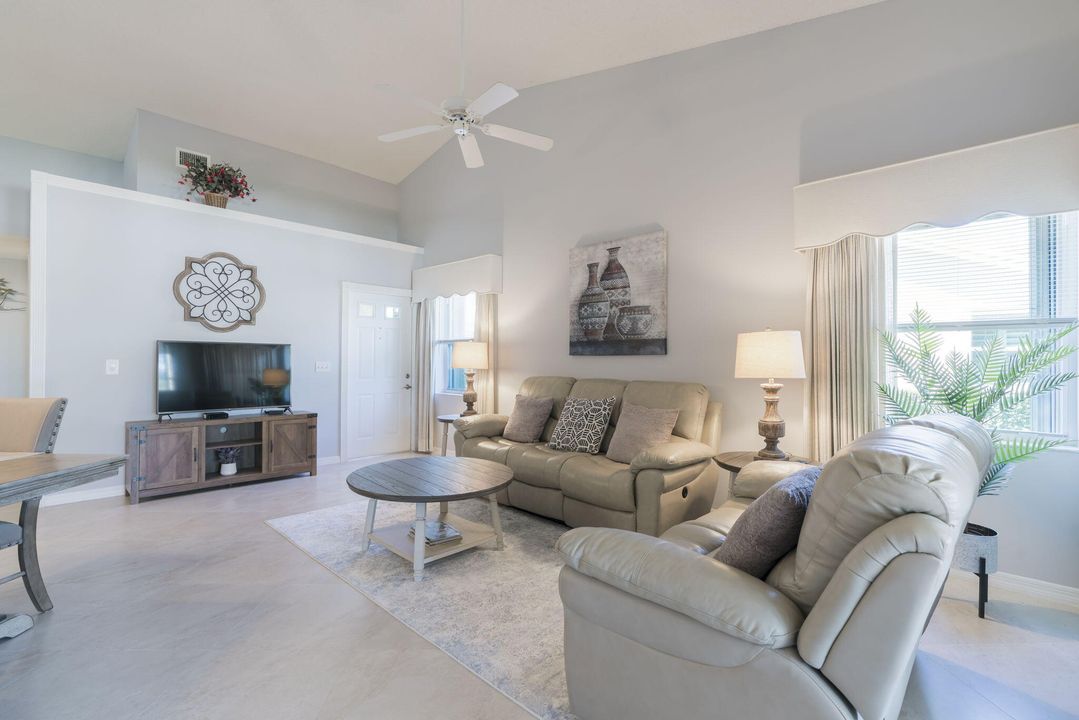 合同活跃: $315,000 (2 贝兹, 2 浴室, 1444 平方英尺)