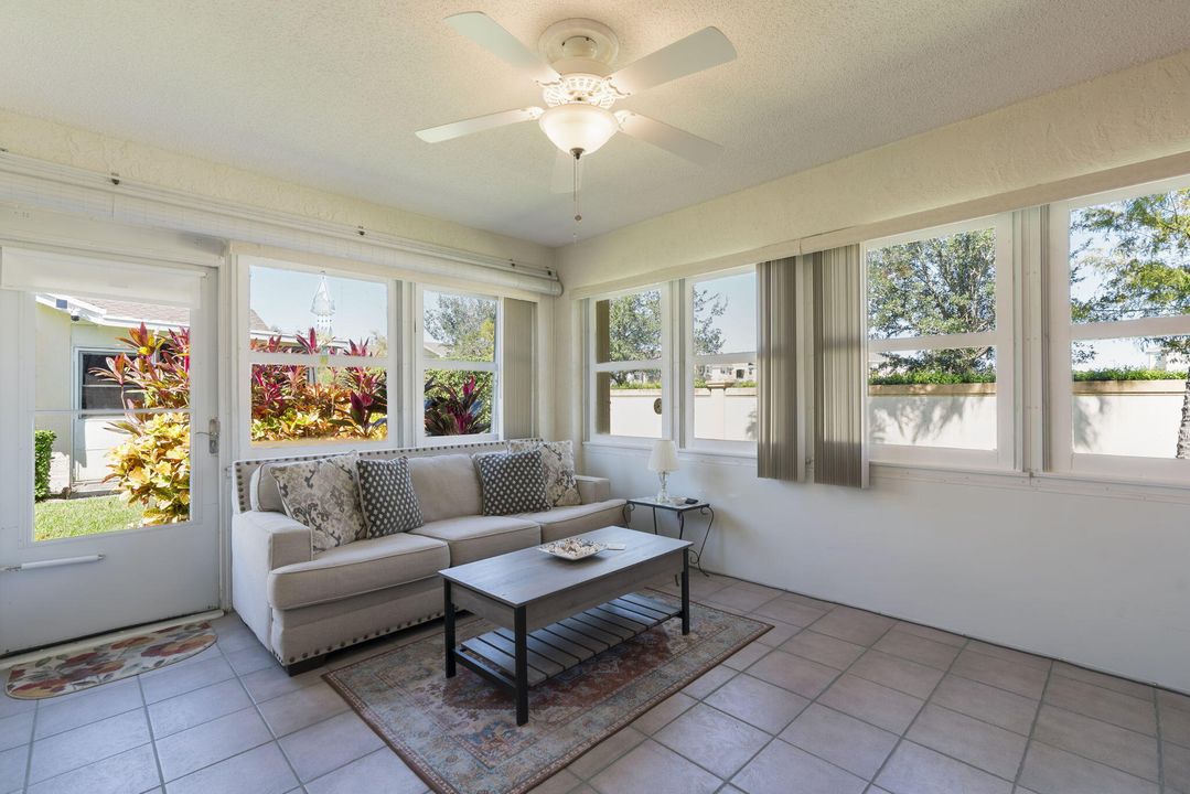 合同活跃: $315,000 (2 贝兹, 2 浴室, 1444 平方英尺)