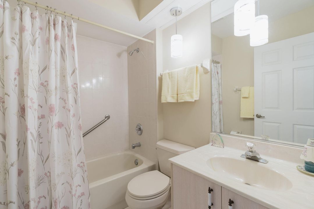 合同活跃: $315,000 (2 贝兹, 2 浴室, 1444 平方英尺)