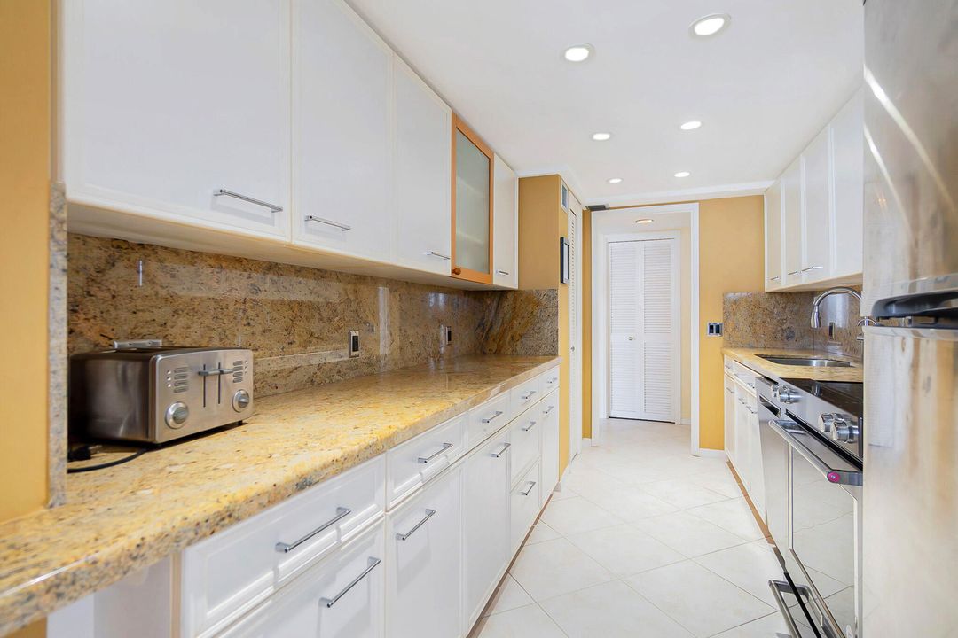 На продажу: $430,000 (2 спален, 2 ванн, 1350 Квадратных фут)