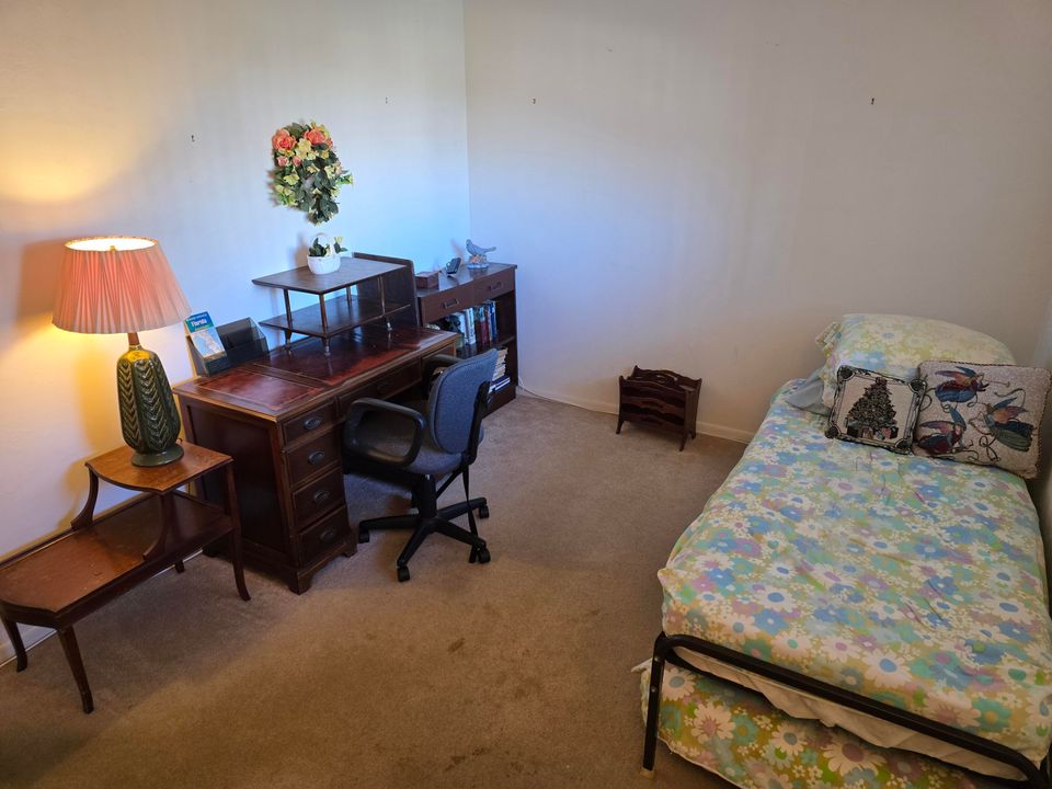For Sale: $85,000 (2 beds, 1 baths, 894 Square Feet)