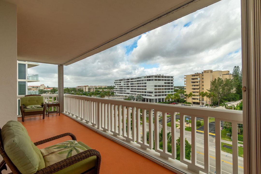 На продажу: $430,000 (2 спален, 2 ванн, 1350 Квадратных фут)