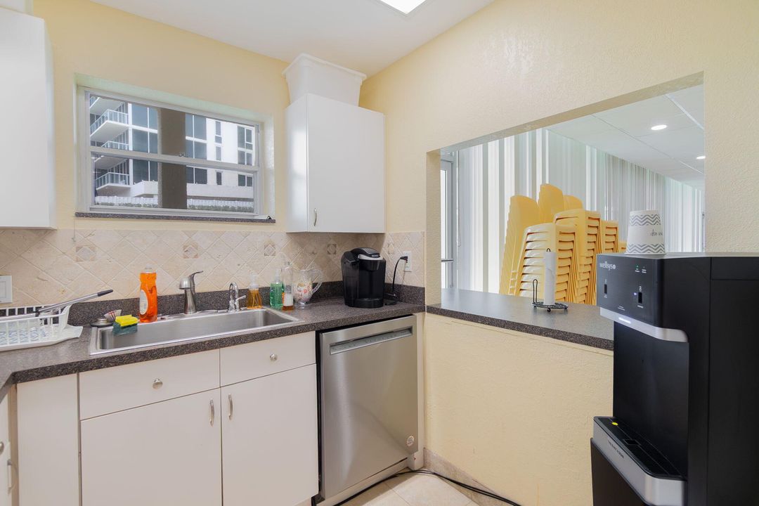 На продажу: $430,000 (2 спален, 2 ванн, 1350 Квадратных фут)