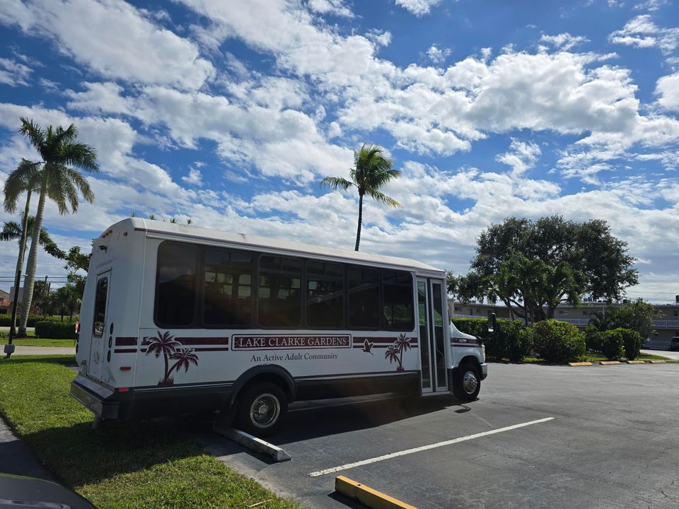 For Sale: $85,000 (2 beds, 1 baths, 894 Square Feet)