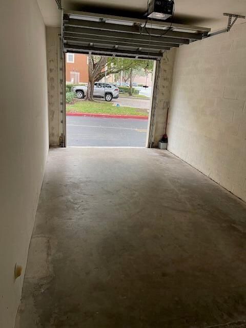 待售: $339,000 (2 贝兹, 2 浴室, 1174 平方英尺)