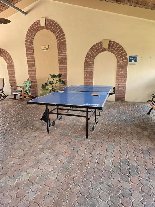 For Sale: $85,000 (2 beds, 1 baths, 894 Square Feet)