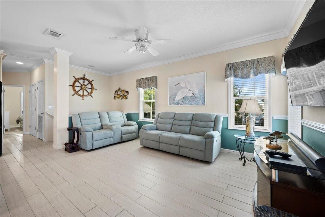 En Venta: $729,900 (2 camas, 2 baños, 1056 Pies cuadrados)