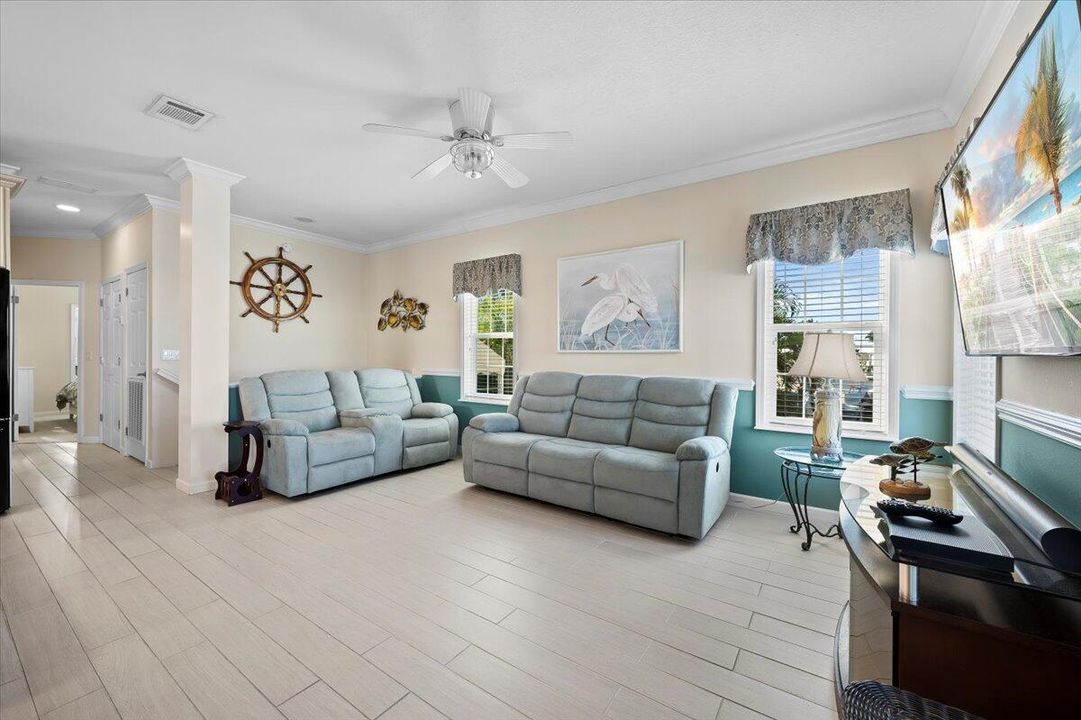 En Venta: $729,900 (2 camas, 2 baños, 1056 Pies cuadrados)