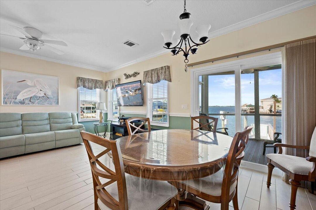 En Venta: $729,900 (2 camas, 2 baños, 1056 Pies cuadrados)