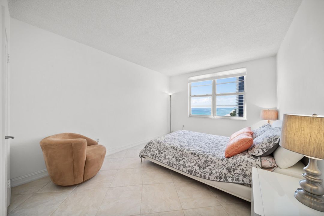 Active With Contract: $939,995 (3 beds, 2 baths, 1740 Square Feet)