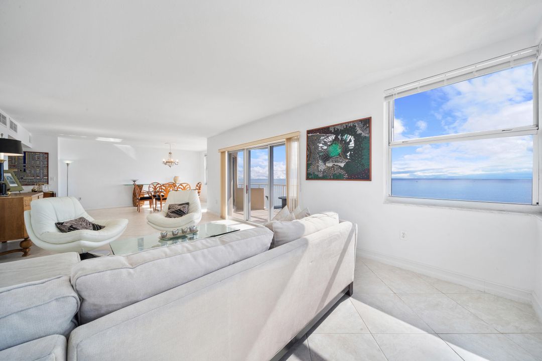 Active With Contract: $939,995 (3 beds, 2 baths, 1740 Square Feet)