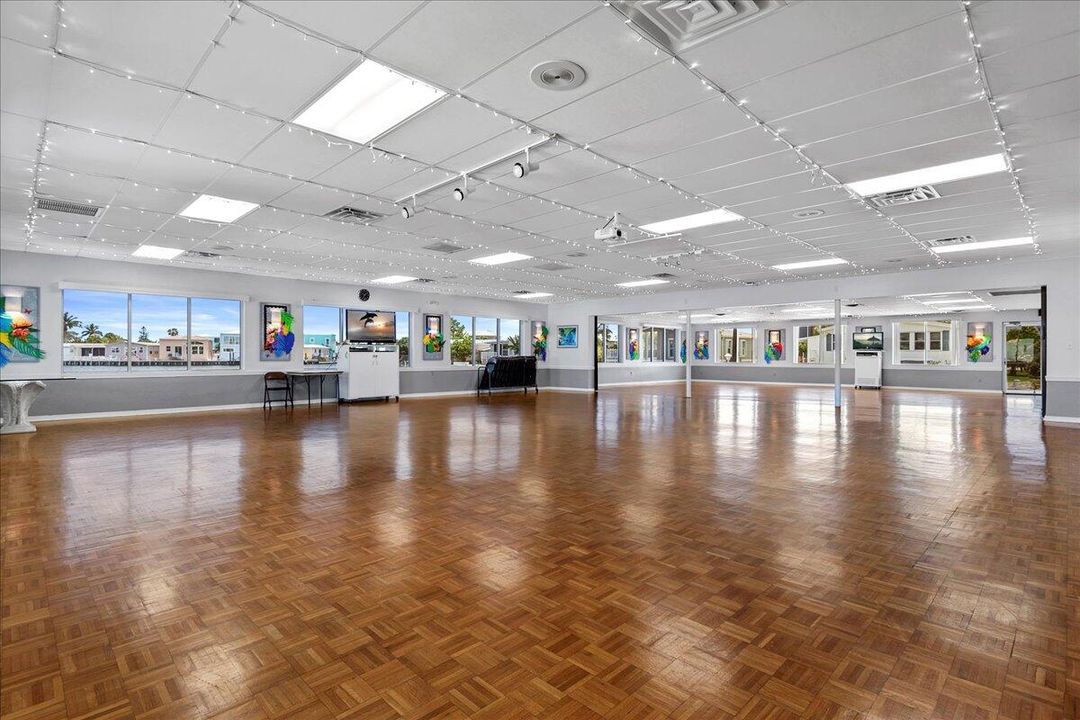 En Venta: $729,900 (2 camas, 2 baños, 1056 Pies cuadrados)