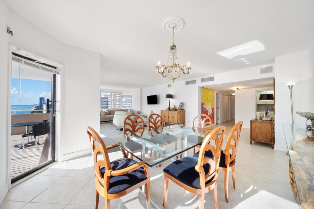 Active With Contract: $939,995 (3 beds, 2 baths, 1740 Square Feet)