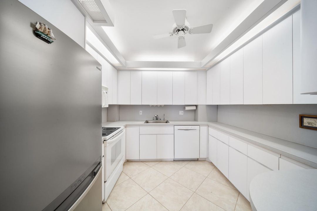 Active With Contract: $939,995 (3 beds, 2 baths, 1740 Square Feet)