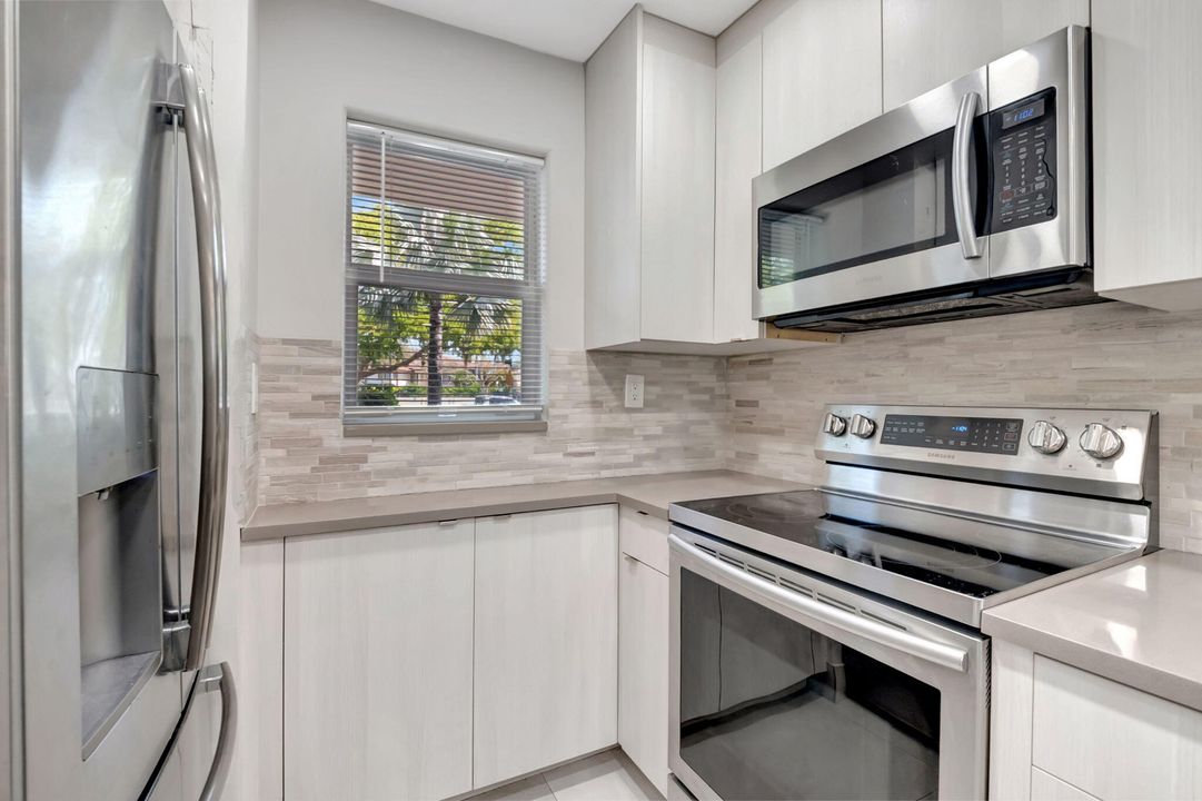 En Venta: $565,000 (2 camas, 2 baños, 1056 Pies cuadrados)