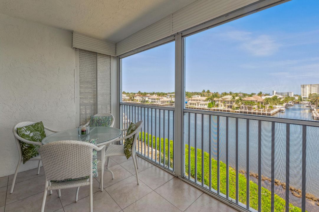 На продажу: $675,000 (2 спален, 2 ванн, 1092 Квадратных фут)