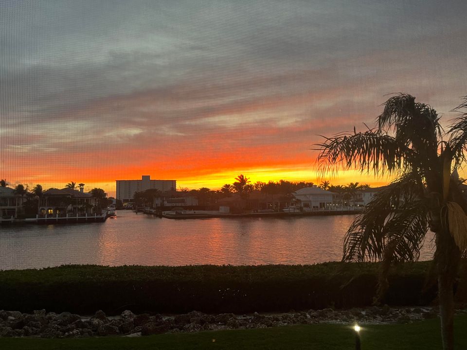 На продажу: $675,000 (2 спален, 2 ванн, 1092 Квадратных фут)