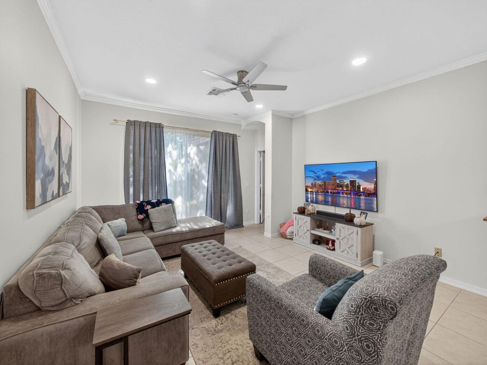 待售: $484,900 (3 贝兹, 2 浴室, 1540 平方英尺)