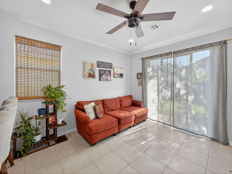 待售: $484,900 (3 贝兹, 2 浴室, 1540 平方英尺)