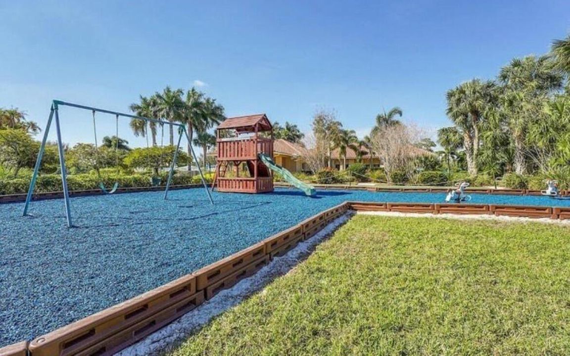 For Sale: $350,000 (3 beds, 2 baths, 1599 Square Feet)