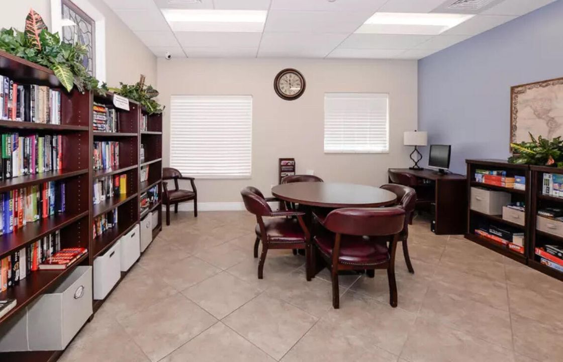 For Sale: $350,000 (3 beds, 2 baths, 1599 Square Feet)