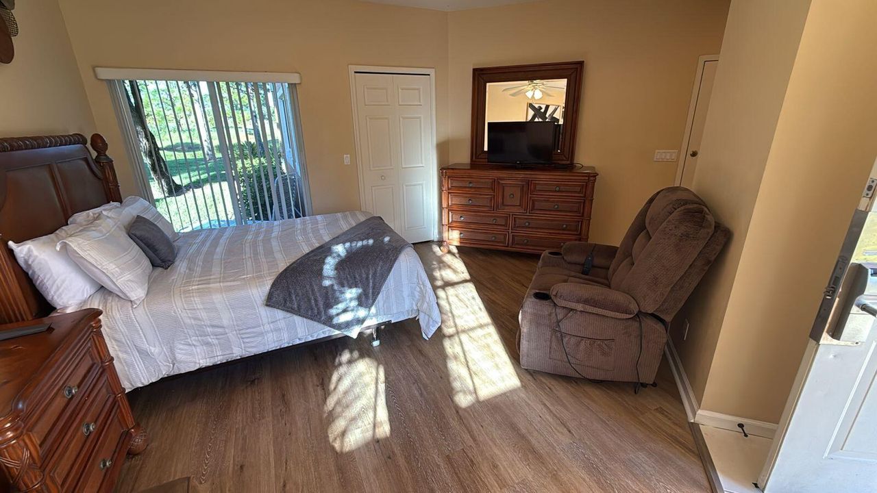 出租: $1,200 (1 贝兹, 1 浴室, 450 平方英尺)