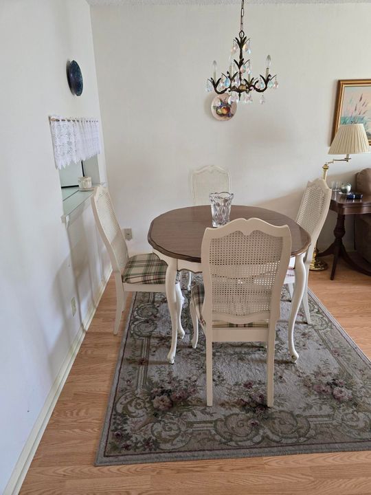 For Sale: $85,000 (2 beds, 1 baths, 894 Square Feet)