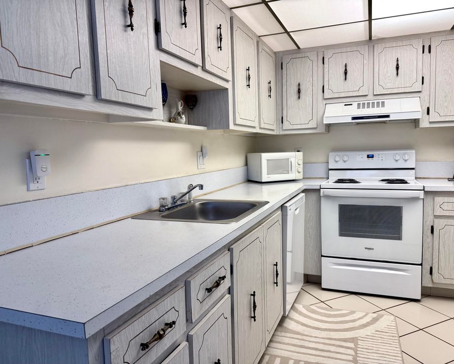 待售: $169,900 (2 贝兹, 2 浴室, 1148 平方英尺)