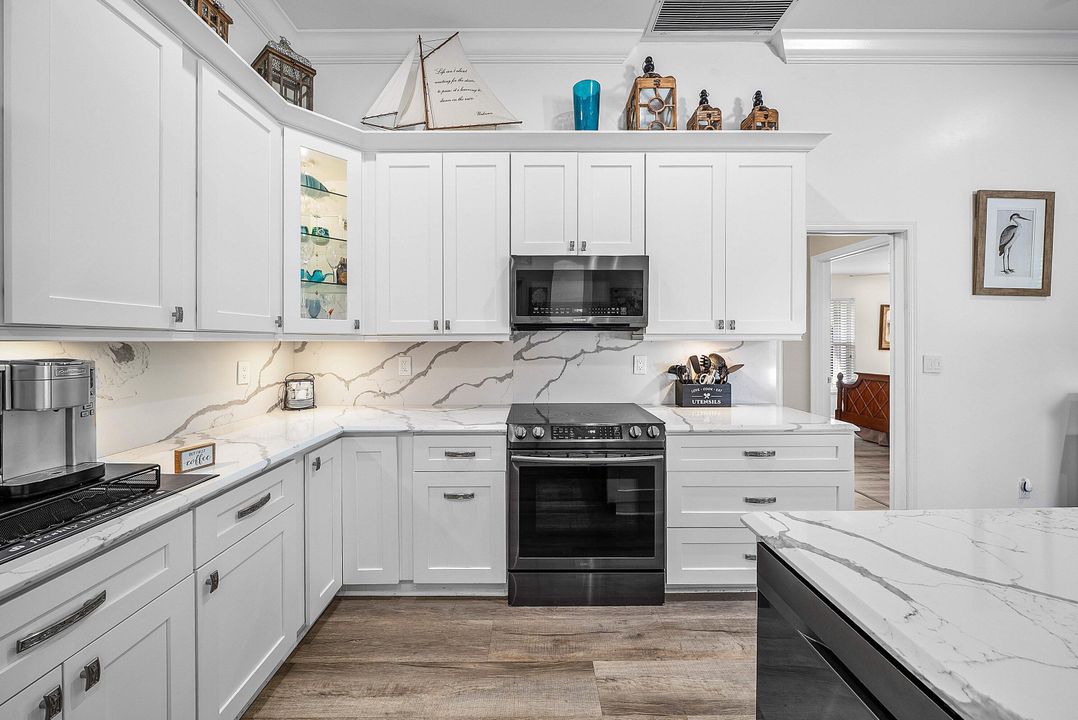 For Sale: $1,399,000 (4 beds, 4 baths, 2865 Square Feet)