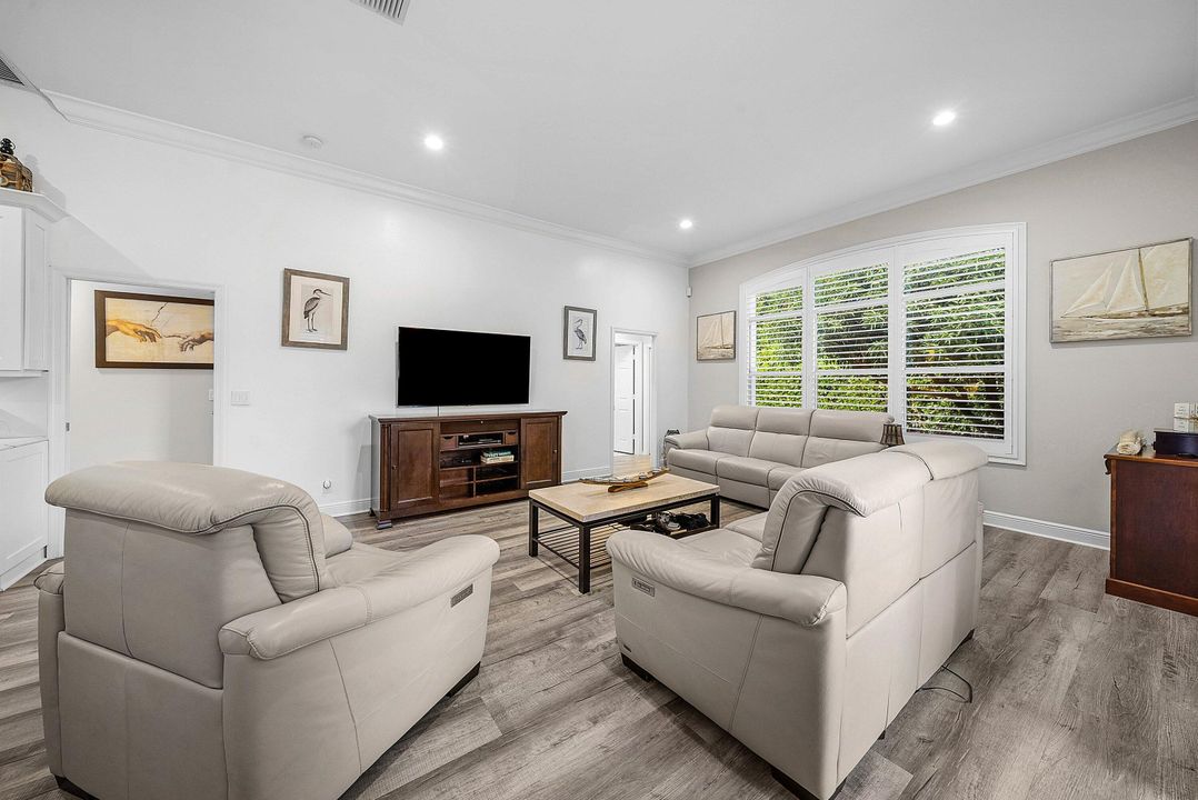 For Sale: $1,399,000 (4 beds, 4 baths, 2865 Square Feet)