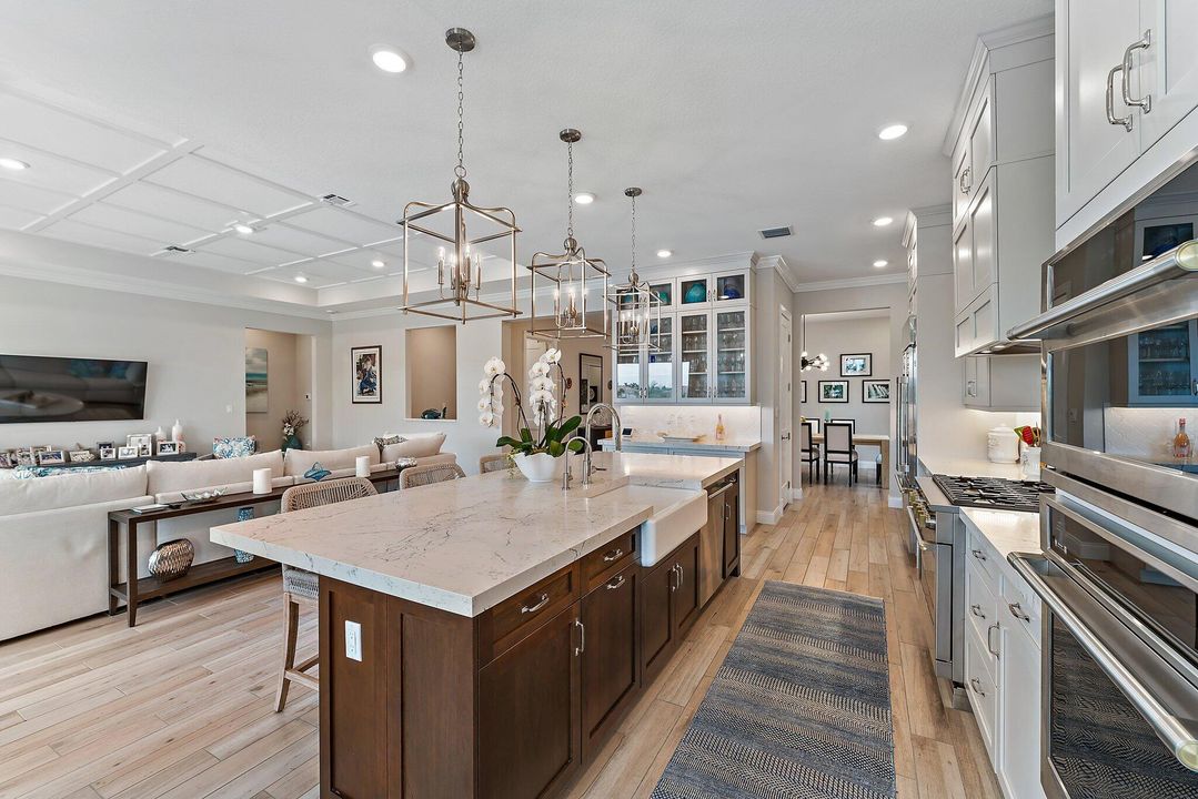 На продажу: $1,575,000 (4 спален, 3 ванн, 3296 Квадратных фут)