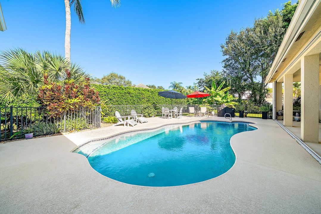 For Sale: $1,399,000 (4 beds, 4 baths, 2865 Square Feet)