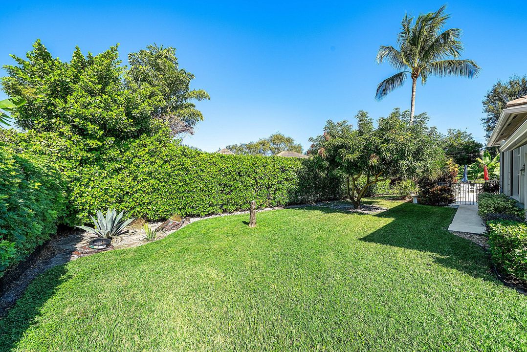 For Sale: $1,399,000 (4 beds, 4 baths, 2865 Square Feet)