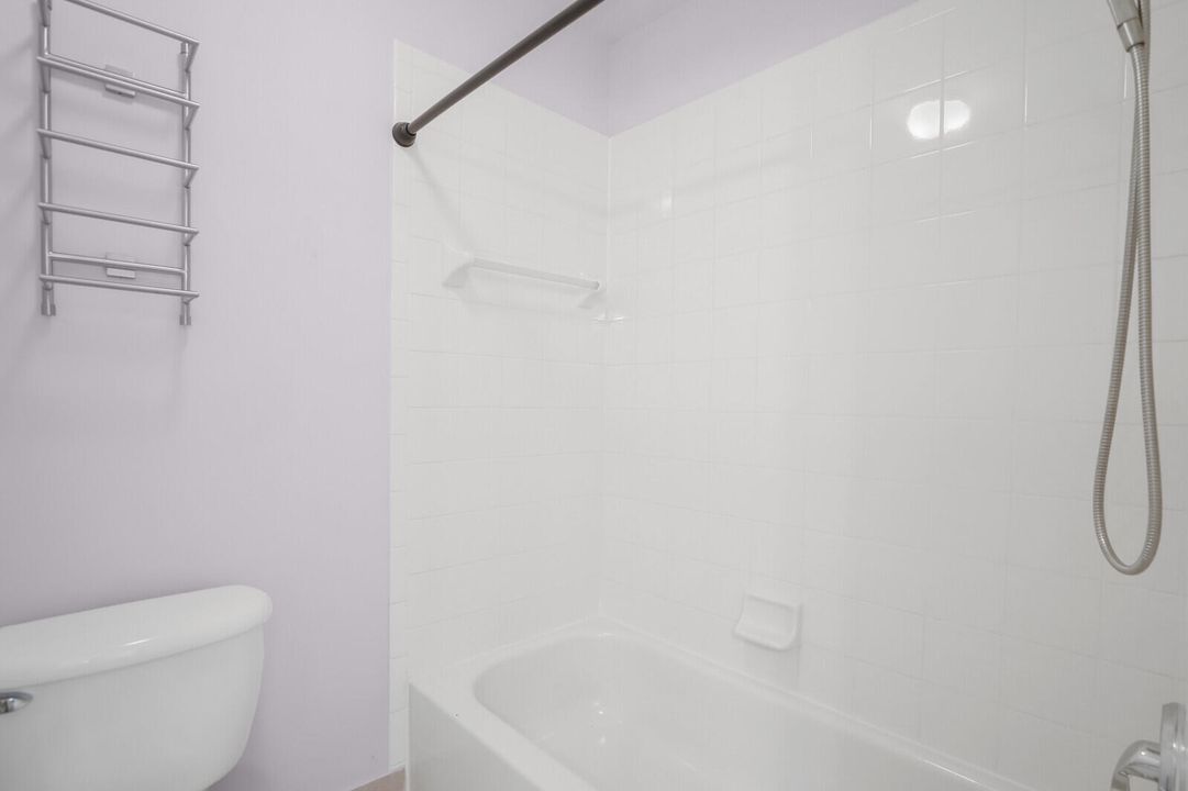 For Rent: $3,300 (3 beds, 2 baths, 1474 Square Feet)