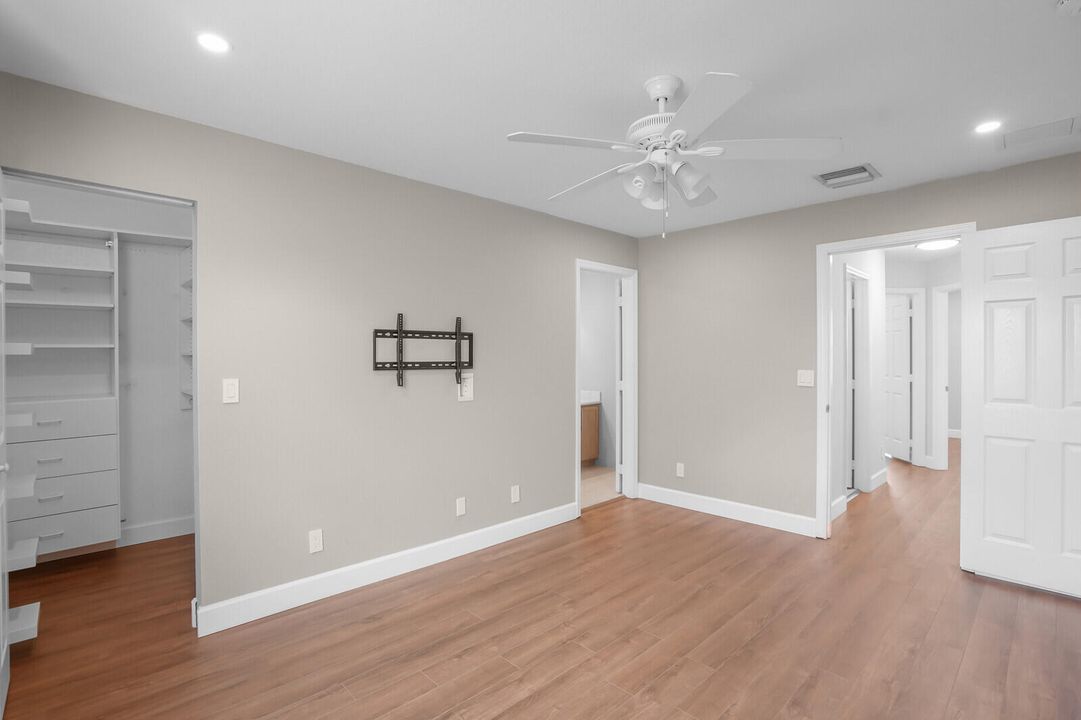 For Rent: $3,300 (3 beds, 2 baths, 1474 Square Feet)