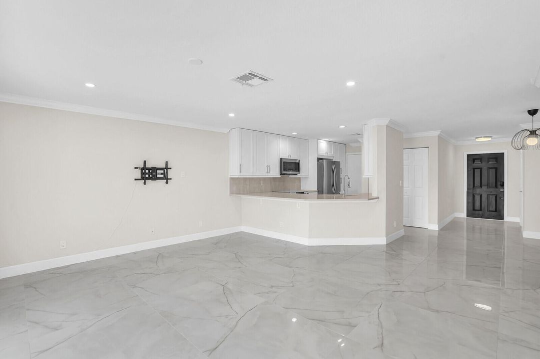 For Rent: $3,300 (3 beds, 2 baths, 1474 Square Feet)