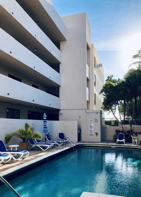 For Sale: $949,999 (2 beds, 2 baths, 1034 Square Feet)