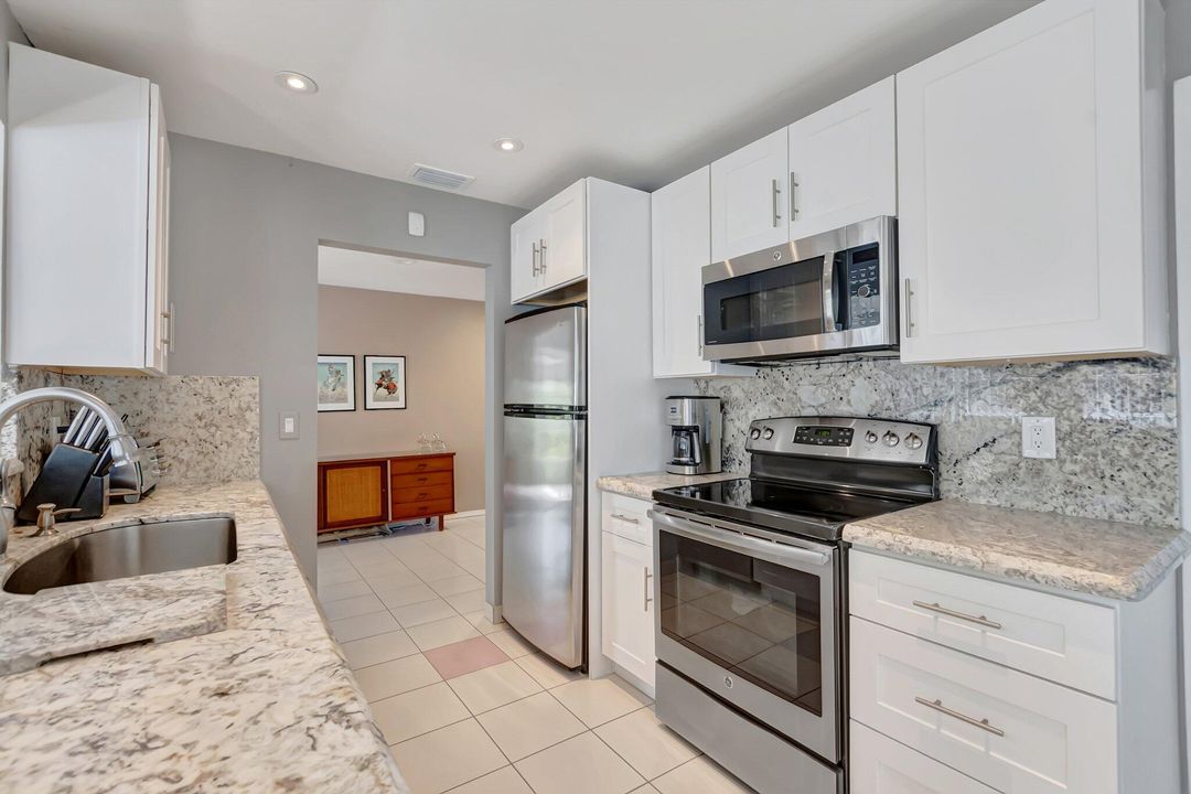Active With Contract: $2,800 (2 beds, 2 baths, 1338 Square Feet)