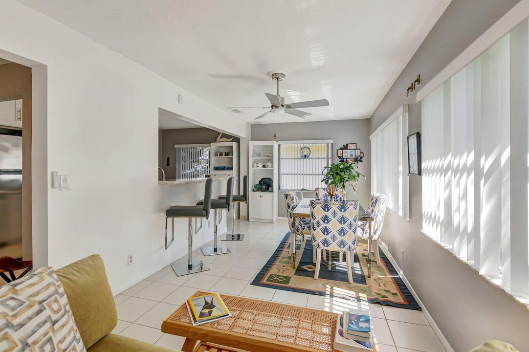 Active With Contract: $2,800 (2 beds, 2 baths, 1338 Square Feet)